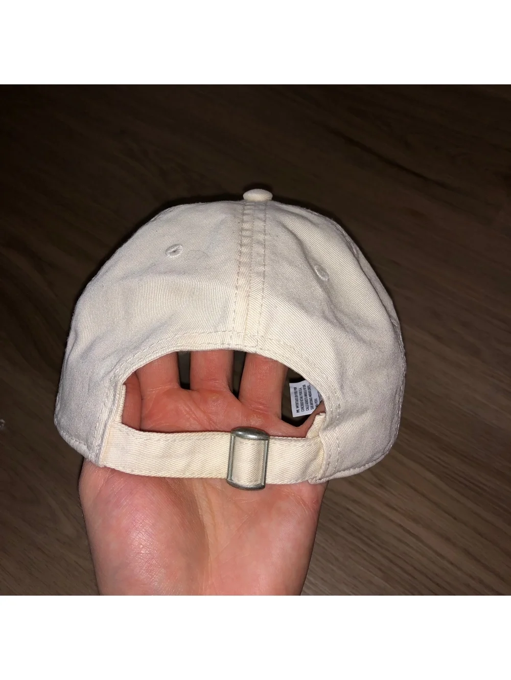 AMERICAN EAGLE GRATEFUL DEAD DANCING BEARS ADJUSTABLE STRAPBACK HAT CREAM WHITE